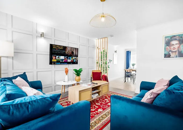 Unique 2 Bedroom House - Free Wifi & Netflix - Garden - Parking - 4Vc