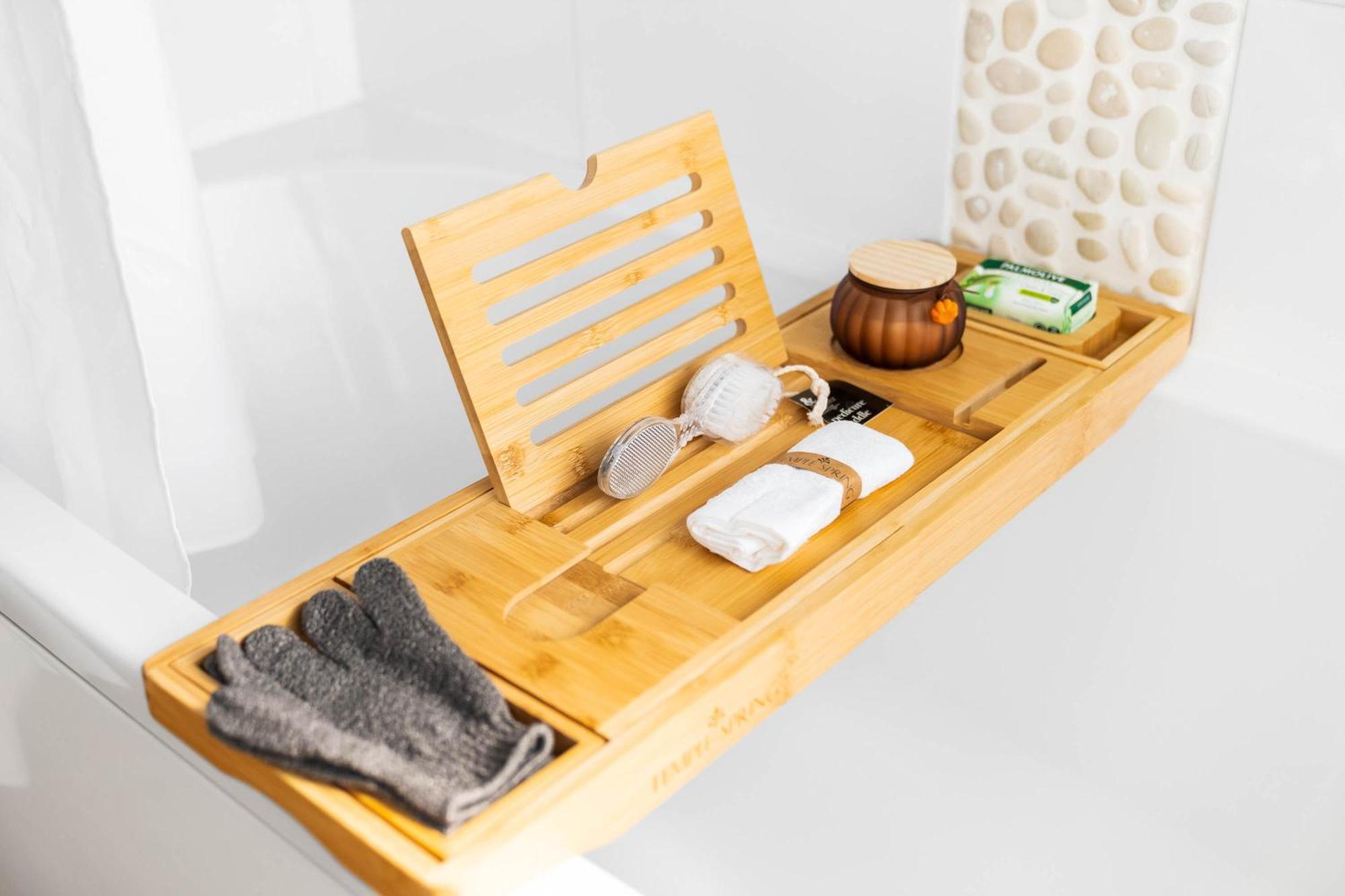 Unique 2 Bedroom House - Free Wifi & Netflix - Garden - Parking - 4vc Holiday home *