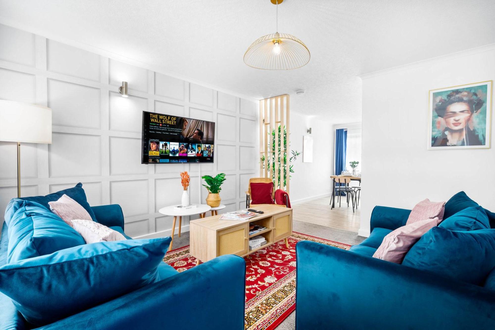 Holiday home Unique 2 Bedroom House - Free Wifi & Netflix - Garden - Parking - 4vc